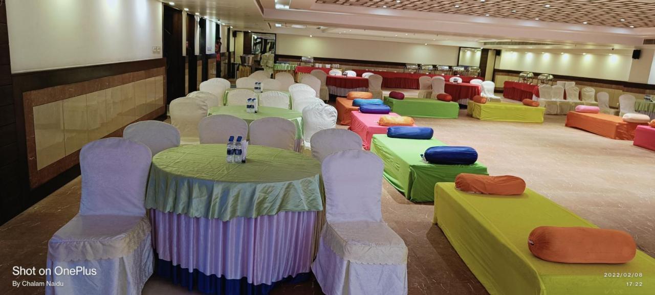 Guntūr The Capital Hotel מראה חיצוני תמונה